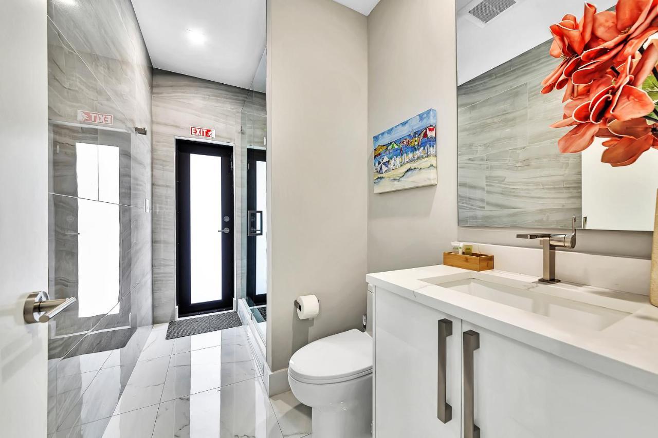 Villaplaya Brand New Home, Modern Style Resort! *